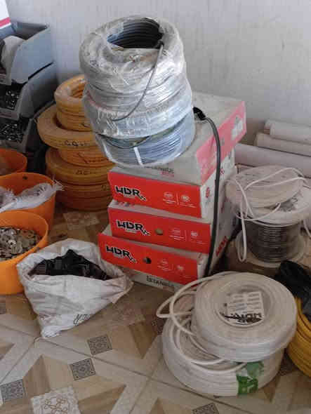 سلام عليكم للبيع محل إنشائية وكهربائيه بيع شلع ستوني مفتح صار شهر ونص والله شاهد سبب البيع كوني موضف ومارهمت الشغله ويه الدوام ودوامي 10ايام موقع المحل النجف حي النداء شارع 30قرب مدرسه الكرم والجود مقابل أسواق الخزعلي ومقابل صيدليه احمد ماجد تريد المحل تكعد بيه موجود تريد بس الغراض هم ابيعن بس شلع ابيع 

ملاحظه اجاره المحل 200الشهر وباقي من الااجار شهرونص يعني مدفوعات وتساب ***********
