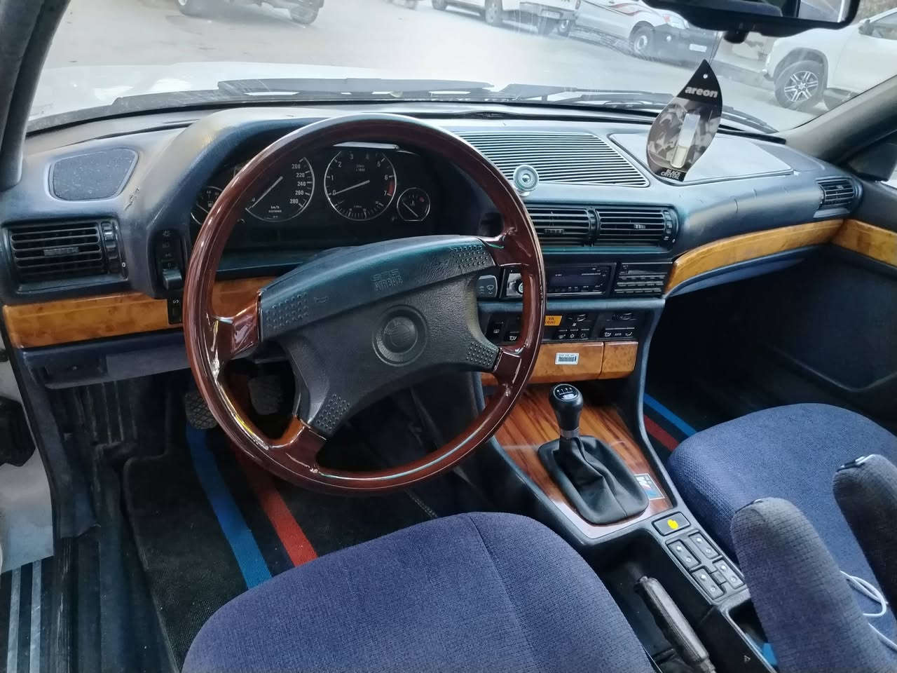 سڵاو له هه موو لایه ک
Bmw 744 بۆ فرۆشتن 

مه کینه ی 44 گێڕ عادی 

مۆدێل 1992

ته بریت له جێی خۆیا 
سڵایته زۆر مه زبوته 
ناوی زۆر جوانه 
کوشن کاره باو هیته ره 

سه یاره که مه سروفێ باشی لێ کراوه زۆر توند و تۆڵه  

یه ک مه کینه ی 44 سفرم بۆ کڕیوه چۆنت بوێت ئاوا به قوه ته

کلاج و عه ینه ی فلاینی زۆر مه زبوته 

ئاڕمی پلاستیکی دهۆکه 

سعری 49 گه ڵاو معامه له


**إذا كنت صاحب هذا الإعلان وتريد حذفه لأي سبب، رجاءا أرسل رسالة إلى الدعم الفني**