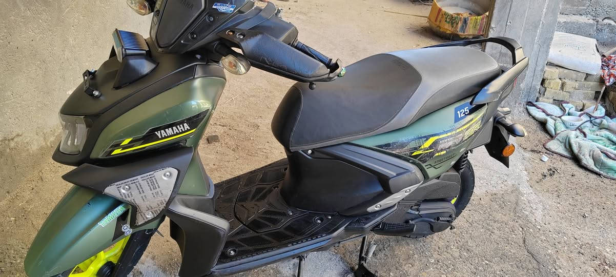 يا الله
دراجه زت آر موديل 2024
 دراجه نضيفه لون زيتوني
السعر #مليونين#
الاستفسار ***********
