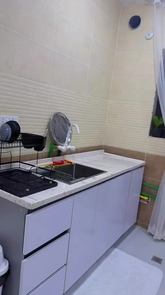 سلام عليكم هاي اغراض بيت مستعمل بس جديد كل الي بل صوره للبيع
الشراي ييجي خاص ***********وتساب فقط

