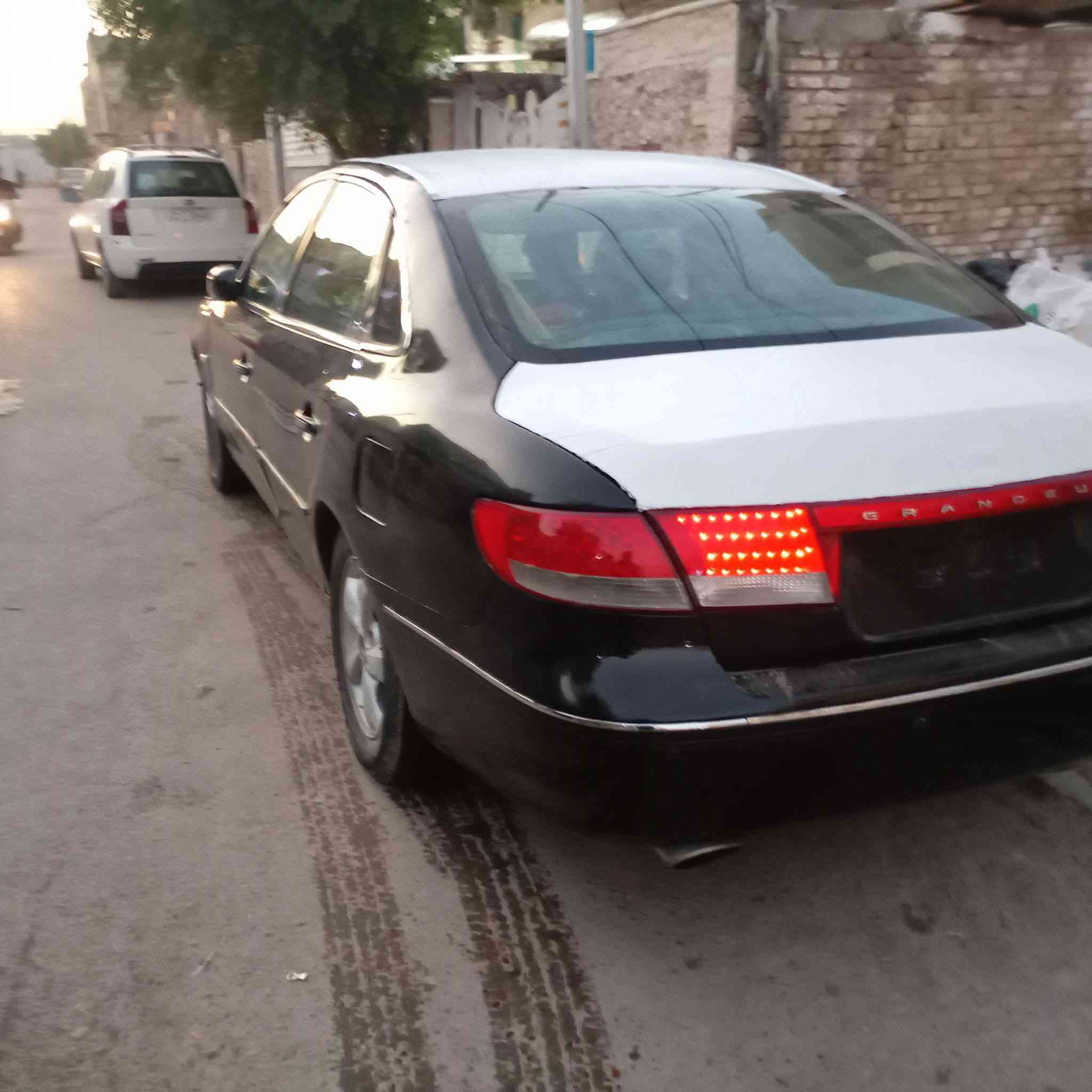 السلام عليكم
ازيرا 2008
مكينه وكير مكفولات 6سلندر
رقم اربيل تحويل وكاله شرط
سياره واكع عليها حايط ابيع جافيه
حداديه صدر جديد 
تبريد ثلج 
شواصي لغود مكفولات
السعر 65وبيها مجال 
رقمي ***********
بغداد شعب
