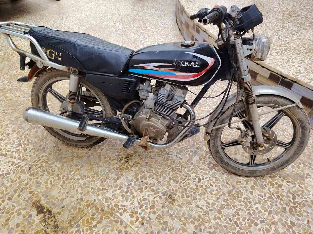 ماطور 5 گير
صار سنه متروك شغال سلف بس يعوزو باتري وبي دخان ابيض خفيف
سعر 200 
الموصل الايسر قريه القصر


**إذا كنت صاحب هذا الإعلان وتريد حذفه لأي سبب، رجاءا أرسل رسالة إلى الدعم الفني**