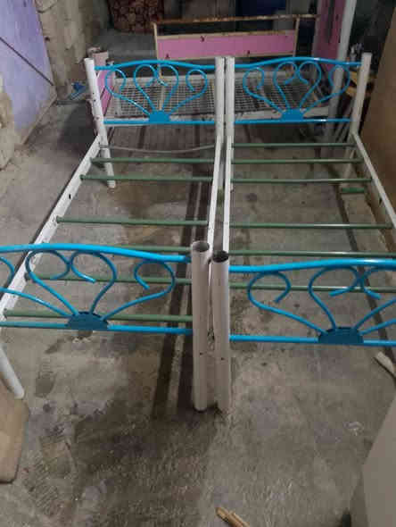 جرابي اطفال البيع نضيفات استفسار اتصل ***********
