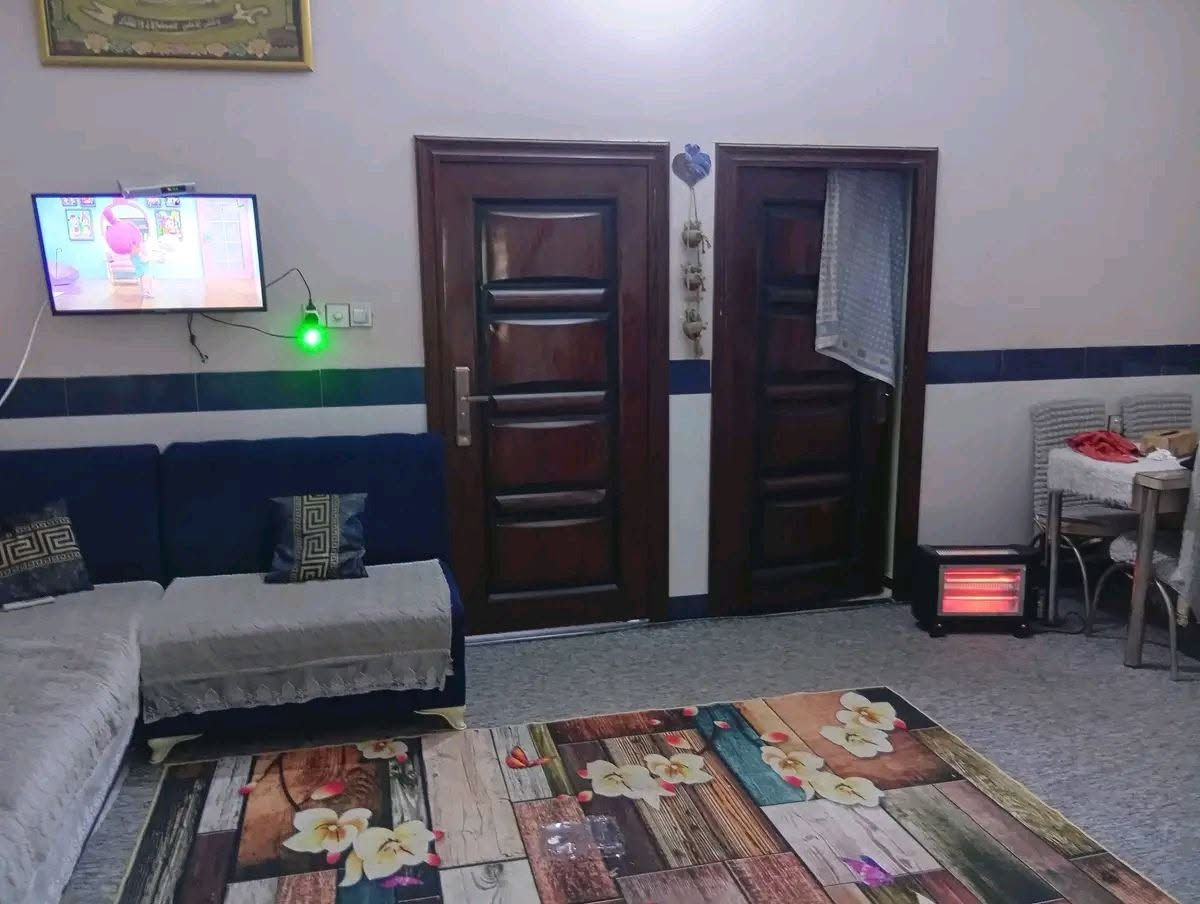 بيت ١٦٤ م للبيع حي الامين
غرفتين ومطبخ وحمام وصاله وستقبال
كل الخدمات متوفر
للاستفسار  مراسله خاص او الاتصال على الرقم
 ***********
