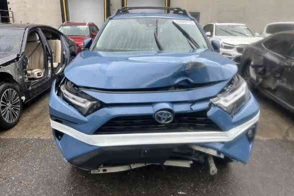 السلام عليكم
لبيع راف فور موديل 2023 هايبرد  جبلي ماشية ٨٩ الف ميل
بصمتين دخول جديد بسمي رقم بغداد 
مكفولة من اي نقص سيارة جديدة حادث حفيف فقط بنيد 
صور الحادث بالصور
السعر 240$/مكاني الصويرة او بسماية ***********
