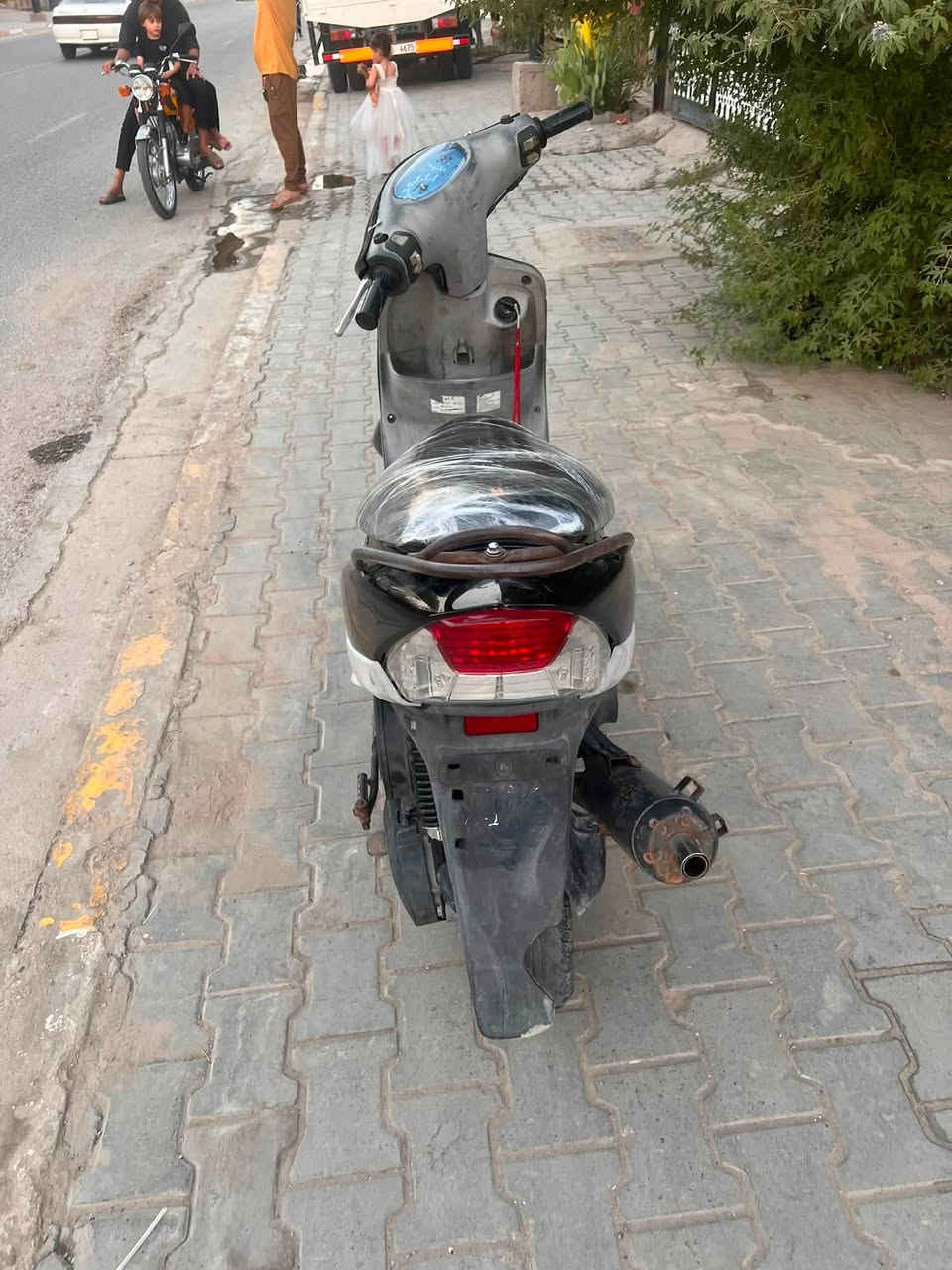 سلام وعليكم دراجه ماكس قجمه للبيع مفتوحه مره وحده الكهربائيات شغاله من طول الطول سطب وره سطب كدام العينه كله شغاله كله بلاد ماعده الكفر السعر(650بيه مجال قليل)مكاني البصره القضاء الصادق منطقة الرحمانيه رقم وتساب(***********
