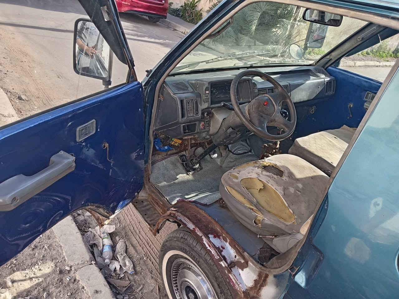 للبيع ٩٥ محرك مجفت جديد كير نضيف اكسن نضيف تخم تاير باتري جديد سياره معمره ١٠٠ ١٠٠  تحويل فقط سعر ٣٠ بغداد حي العدل ***********
