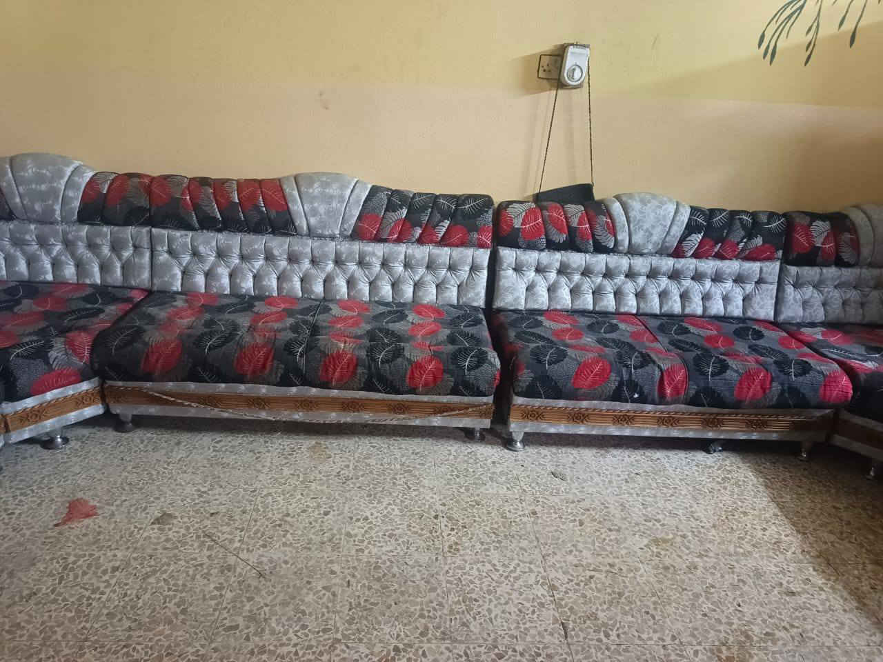 طخم خشب عراقي حيل نضيف 7قطع زاويه اثنين 10امتار سعره 200
عنوان حي الكرامه 
***********
