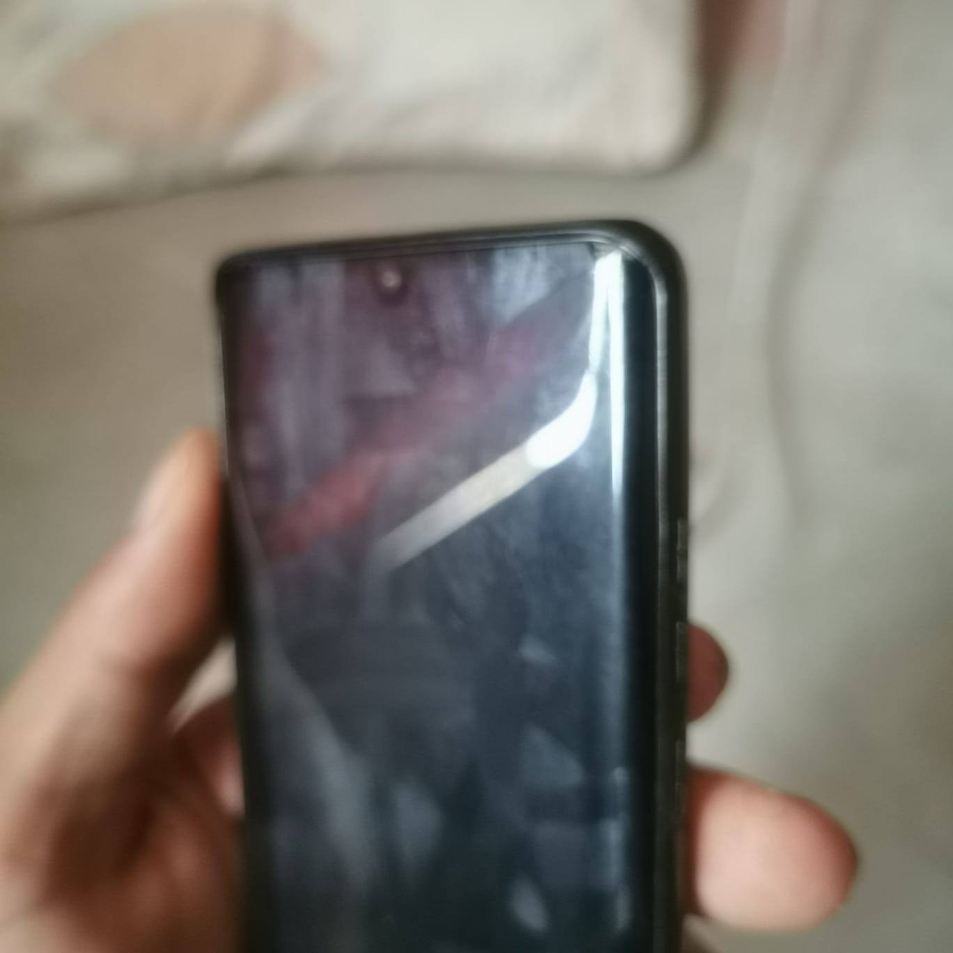 سلام عليكم عدي ثنين اجهزه هواوي بي ٣٠ برو ثنينهن نفس نوعيه الول شاشته بيه فطور بيه خط اليفوك مامثر عليه شاشه لمسها يخبل وثاني بيها فطر اليفوك حيل ناعم اجهزه صوت وبطاريه ودقه بتصورير اله تخبل ذاكرات٢٥٦ مراوس شعدك نزل.


**إذا كنت صاحب هذا الإعلان وتريد حذفه لأي سبب، رجاءا أرسل رسالة إلى الدعم الفني**