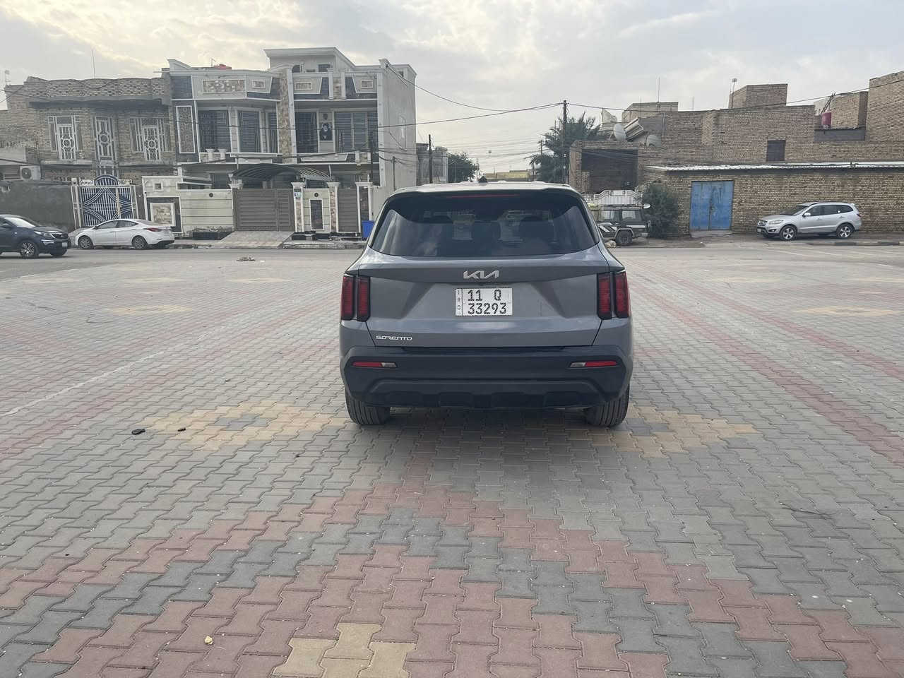 السلام عليكم
كيا سورنتو موديل 2023رقم بغداد الجديد 
حادث  تبديل جاملغ فقط   ايربالك فقط استيرن  وبرده راجع ستتم
المواصفات 
شاشه كبيره مع كامره دواره 
ثلاث انظمه قياده 
قطعتين تبريد 
7راكب 
رادار امامي مع رادارجانبي
توقف ذاتي عند الاقتراب 
ويل كب 
محرك 2500
تحديد مسارً
لايت زنون 
وباقي المواصفات المعروفه
تريد تحويل او وكاله اني حاضر 

مكان السيارة ميسان 
السعر ٢٣٥ 
للاتصال ***********
