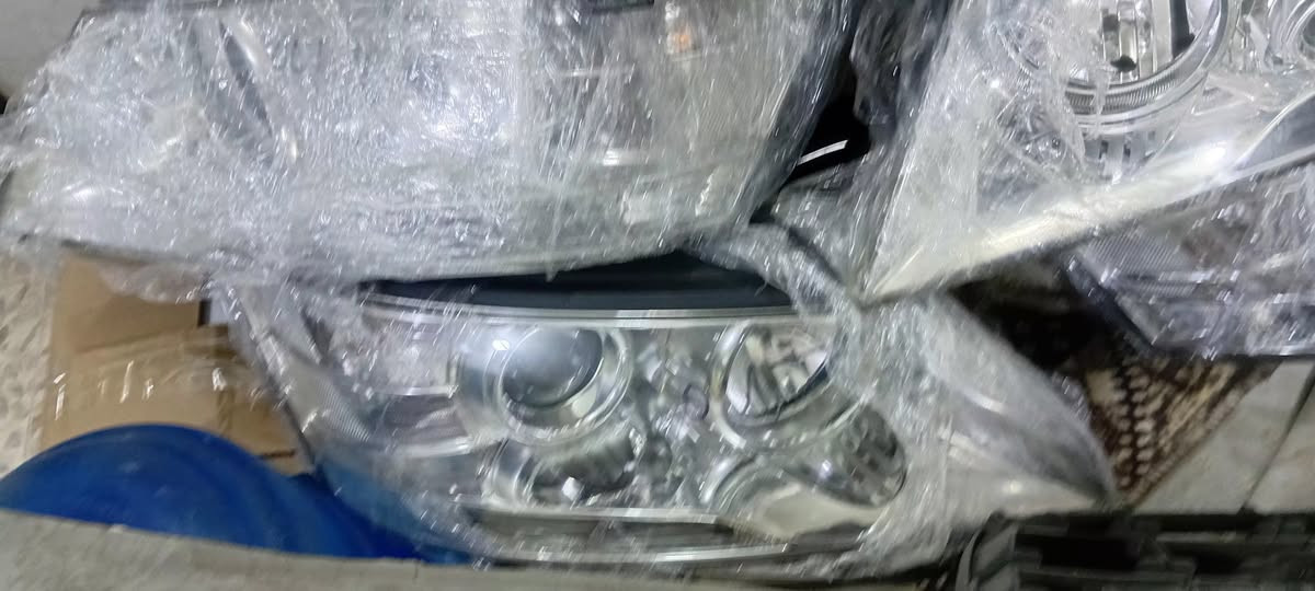 السلام عليكم شباب لايت موديل ١٠  السعر ١٣٠. طق كارتون
موديل ٨. واقل. ٩٠ 
ابطانه. بنيد  ٣٠. 
كصة بنيد ٣٠
كيج ليزري كوري. ١٠٠
شباك ٤٠  بك لايت ٥٠ زوج
***********
