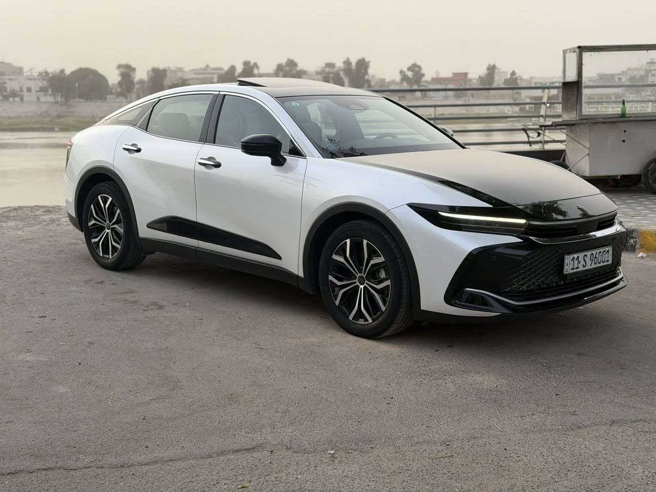 كراون خليجي هايبرد 2023 وكالة عبد اللطيف جميل
السيارة جاهزة وكاملة بيها هاي الطخه مثل ماموضح بل صوره
السيارة بريميوم تو كلر
محرك 2500
فتحة سقف
ماشيه 42 كيلو
خمس كامرات 360 درجة
رادات أمامية خلفية جانبية
برده خلفيه كهربائيه ستيرن هيتر ستيرن كهرباء
 كشنات جلددبل كشن كهرباء  تدفئه تبريد  كشنات خزن ميموري
فولل مواصفات اعلى فئه 
تبريد قطعتين
برادات خلفية
كشنات تبريد
خزن ميموري
مكان السيارة بغداد الاعظميه 
رقم بغداد بسمي
السعر 310 ورقه وبيها مجال 
للاستفسار    ***********
