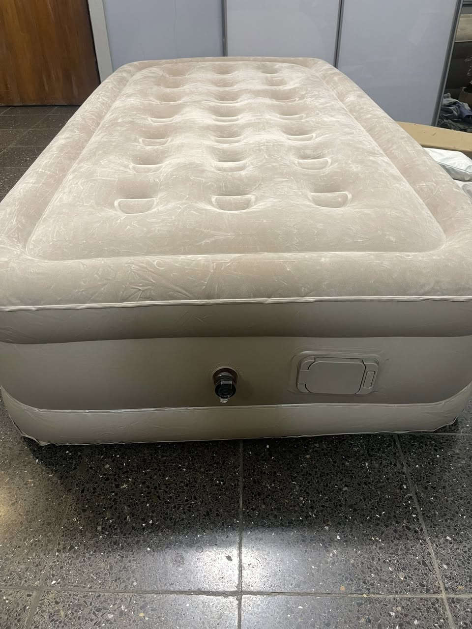 دوشك نفخ ابو النفر
جديد غير مستعمل
ارتفاع 40 
غراضه كامله ماطور هوه منه وبي 
الي يريده يراسني ويدلل


**إذا كنت صاحب هذا الإعلان وتريد حذفه لأي سبب، رجاءا أرسل رسالة إلى الدعم الفني**