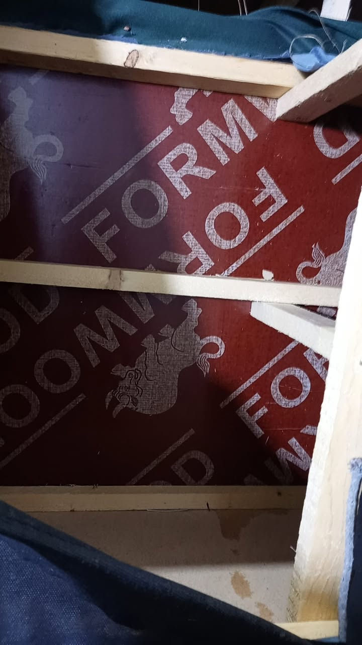 تخم تزكام ١٠ مقاعد ثكيل بلوك لون رصاصي ووردي سعر ٢١٠ وبي مجال مكاني بياع يوجد توصيل بكروه *********** وتساب
