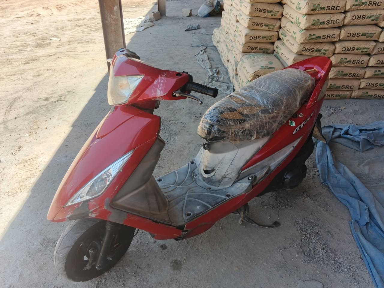 السلام عليكم
للبيع دراجة سايم مضلع 126cc موديل 2010 لون احمر مضلع
الحالة: نظيفة جداً،، تجي تفحص وتاخذ 

الملاحظات: تحتاج تبديل كفرات فقط - الباقي كله تمام
السعر: 550 الف دينار بيها مجال للشراي الصادق
المكان: الفلوجة
للتواصل واتساب/اتصال: ‏‪***********‬‏
