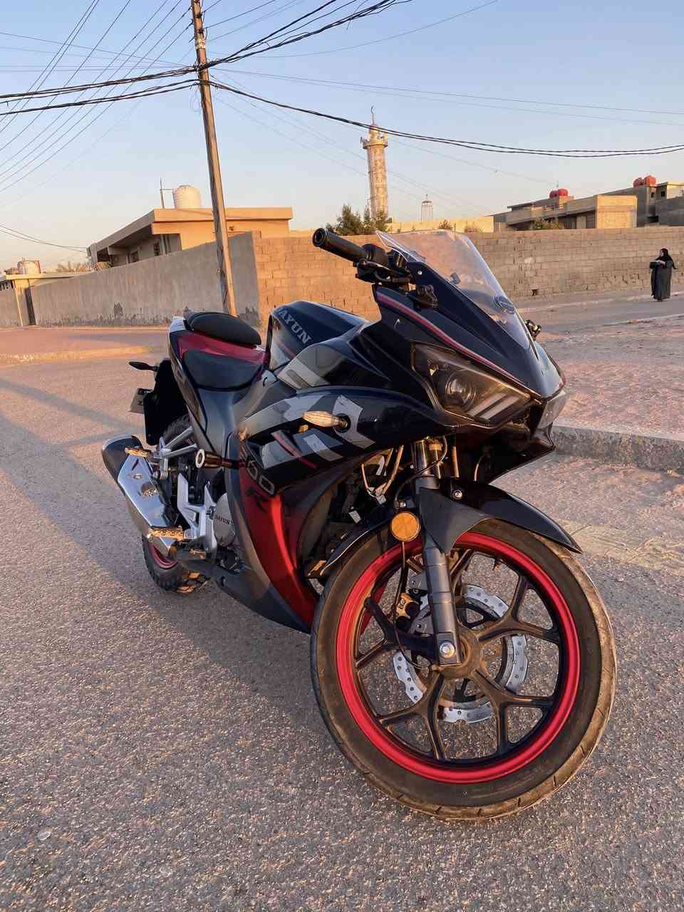 السلام عليكم دراجة دايوان شكل بطح 200cc الدراجة مكفولة كفالة عامه بعدها عله وضع الشركه ماشيه 8000 مكاني محمودية 
رقم التواصل ***********
سعرها 1750000 مليون وسبعمية وخمسين
