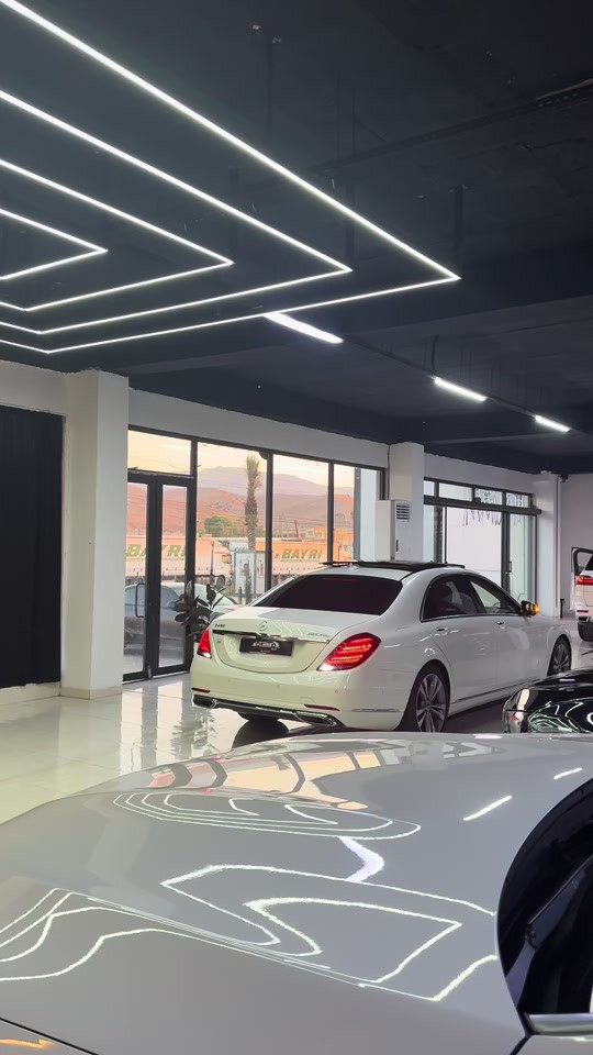 Mercedes-benz s450 2018 clean title Full option  White & white AMG 4matic 30,000 mil  New mashlla  Call for price: *********** ***********
