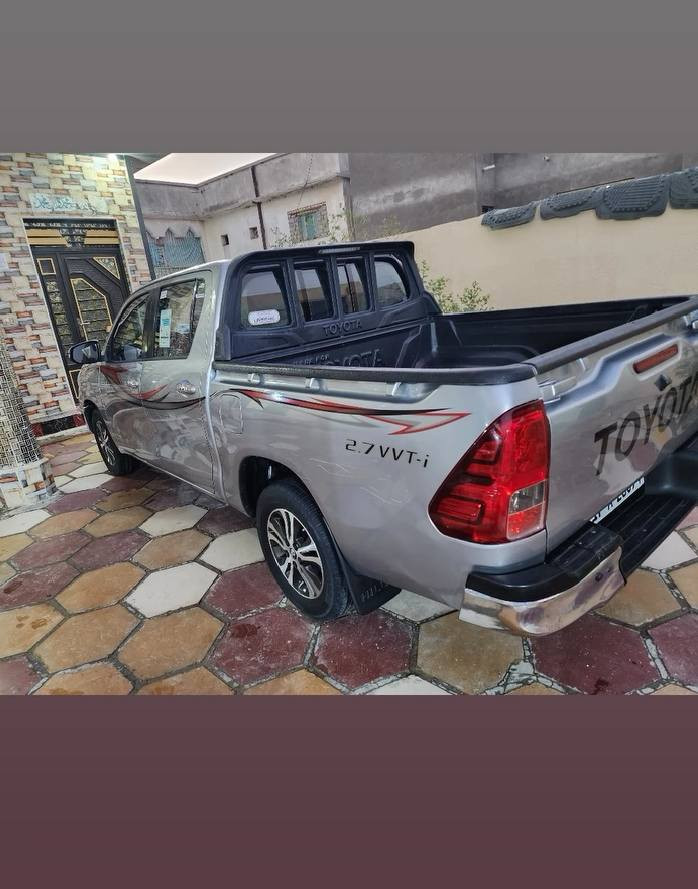 للبيع او المراوس  تويوتا هايلوكس موديل 2018 كويتي الساير فول مواصفات كير عادي مكفوله مرقم مثنى مداور بسمي ماشيه ١٤٠  جديده ماعايزه كلشي مكانه السماوه الخضر 

***********
