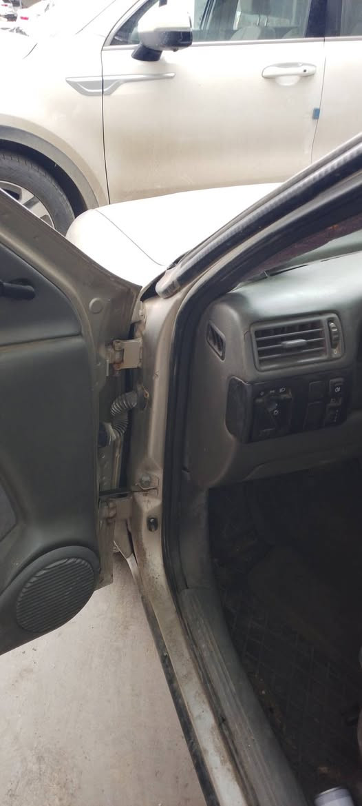 للبيع موديل 93 محرك 20 اوتوماتيك جامات كهرب سلايت  كهرب رقم مسطره كاربون بيها السياره  مشرحه  داير دوسه ما مصلح علا وضع الشركه السعر 38$(***********
