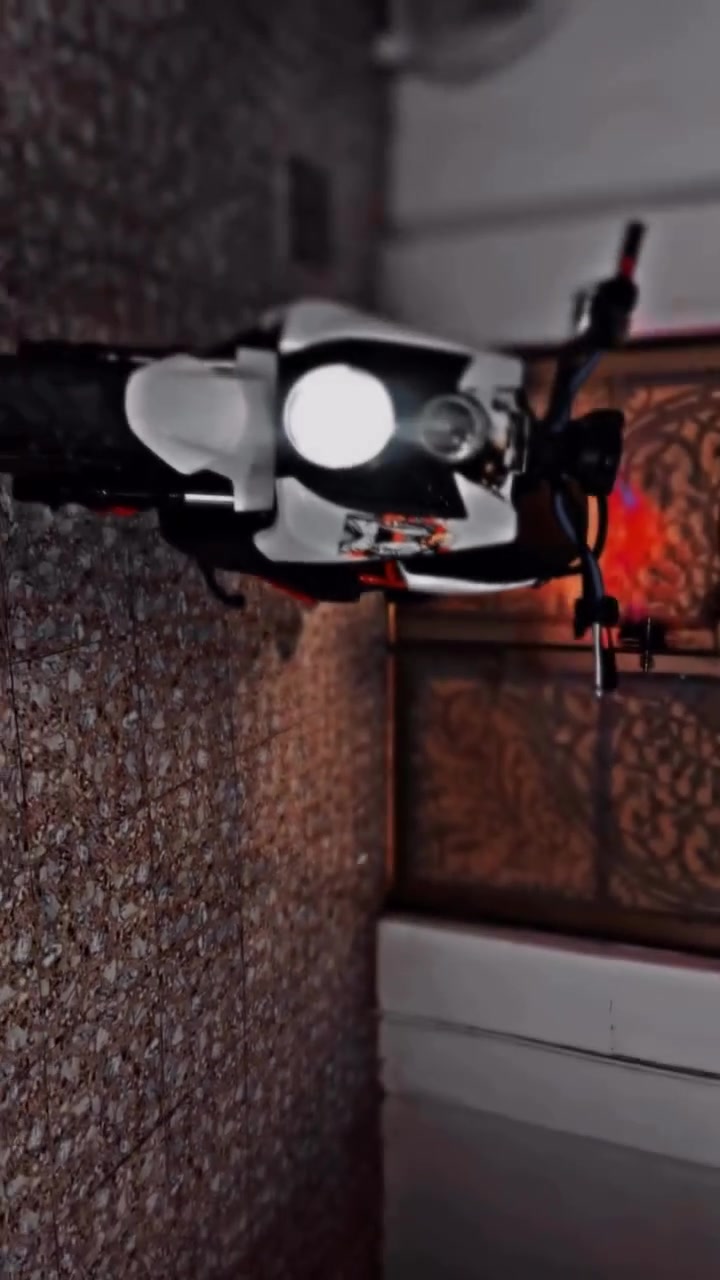 سكنس جبلي للبيع كل نقص ما بيها بلادي  شرط شلعه معدل مزوده سعرها ٧٥٠ بيه مجال مكان رمادي العزيزيه هذا رقمي *********** بيه واتساب اتصال
