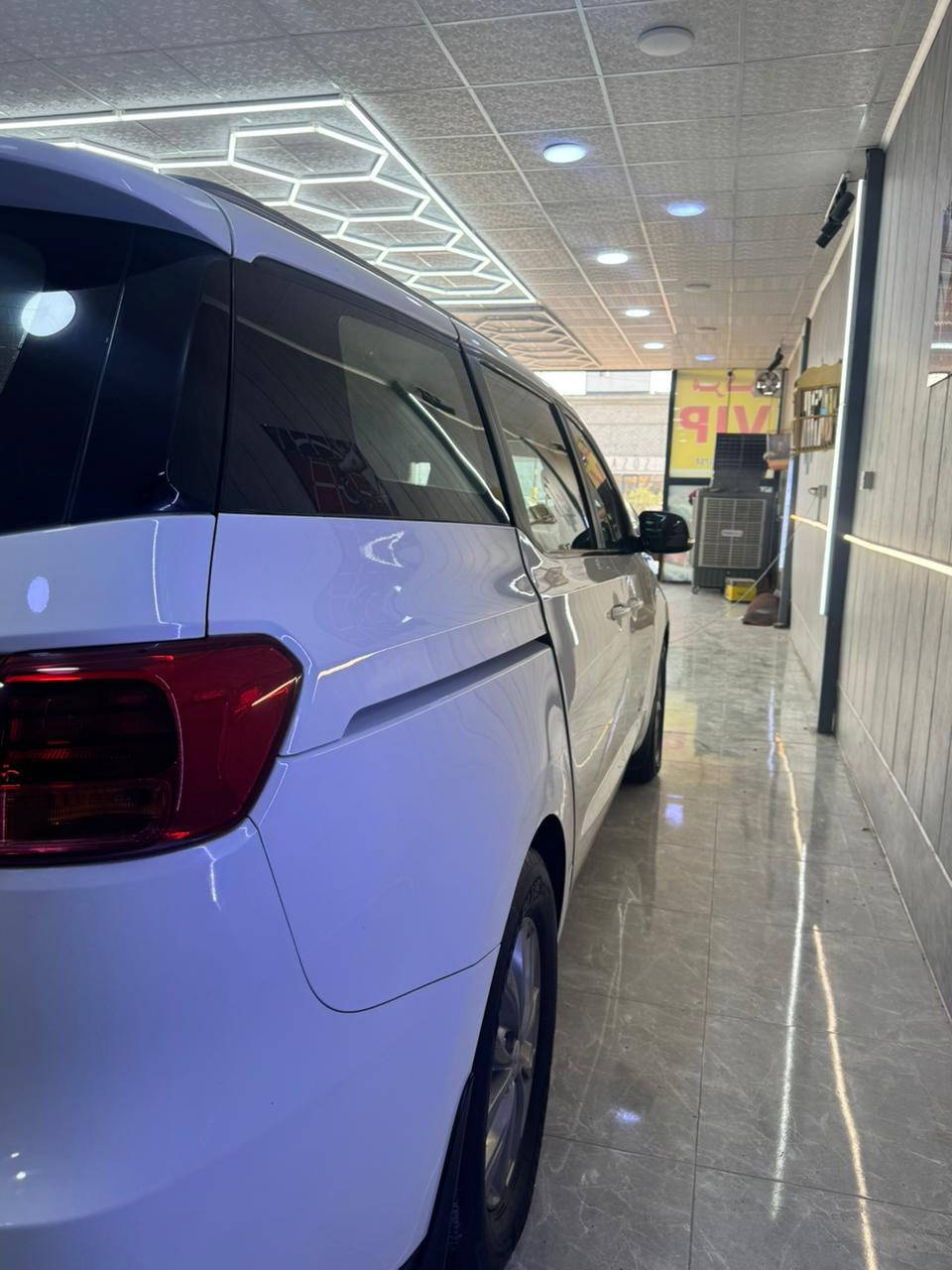 مكفوله ماشيه 200الف سياره عل وضع البلاد

موصفات عاديه سياره حلوه وجاهزه

 تخم تاير حداديه كير مكينه كفاله السعر 220 وبيها مجال قليل الرقم ***********‬‏
