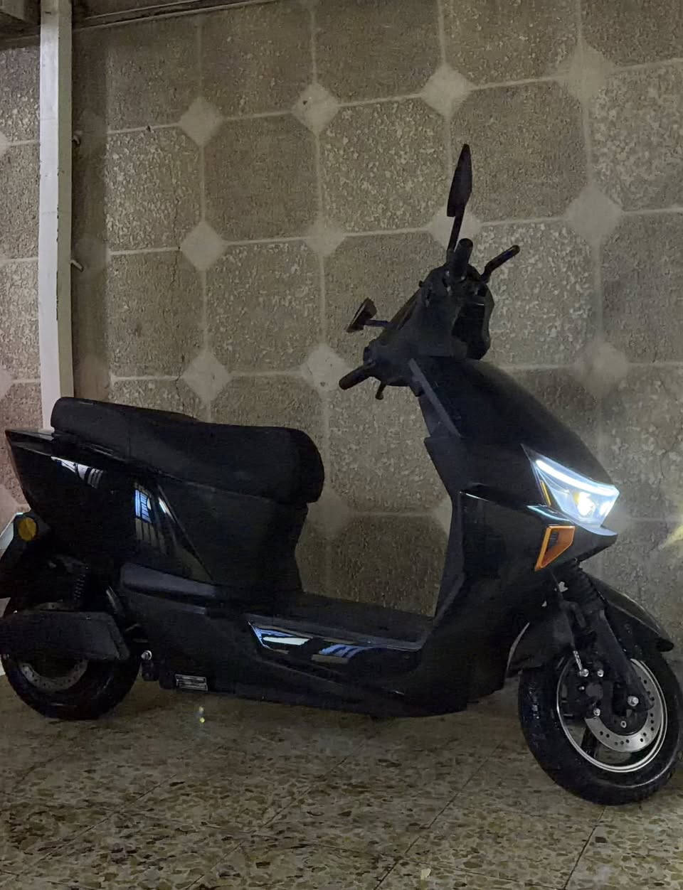 دراجه شحن ساو فضائي .
6بطاريات 
الشحنه الوحده تمشي 60 
وياها شاحنه 
وياها درع كامل الدراجه 
بيها كم ضربه بسيطه 
شكد جيب سعر ؟؟؟اني ما خذها مليون250


**إذا كنت صاحب هذا الإعلان وتريد حذفه لأي سبب، رجاءا أرسل رسالة إلى الدعم الفني**