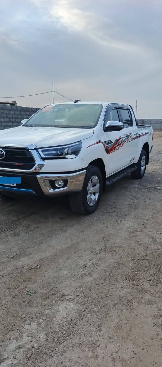 السلام عليكم للبيع هايلوكس فورويل موديل 24 كير عادي رقم اربيل ماشيه 26الف حقيقي فول مواصفات مكفوله كفاله عامه بعده تحت ضمان الشركه العنوان واسط الزبيديه للاستفسار اتصال على الرقم ***********
