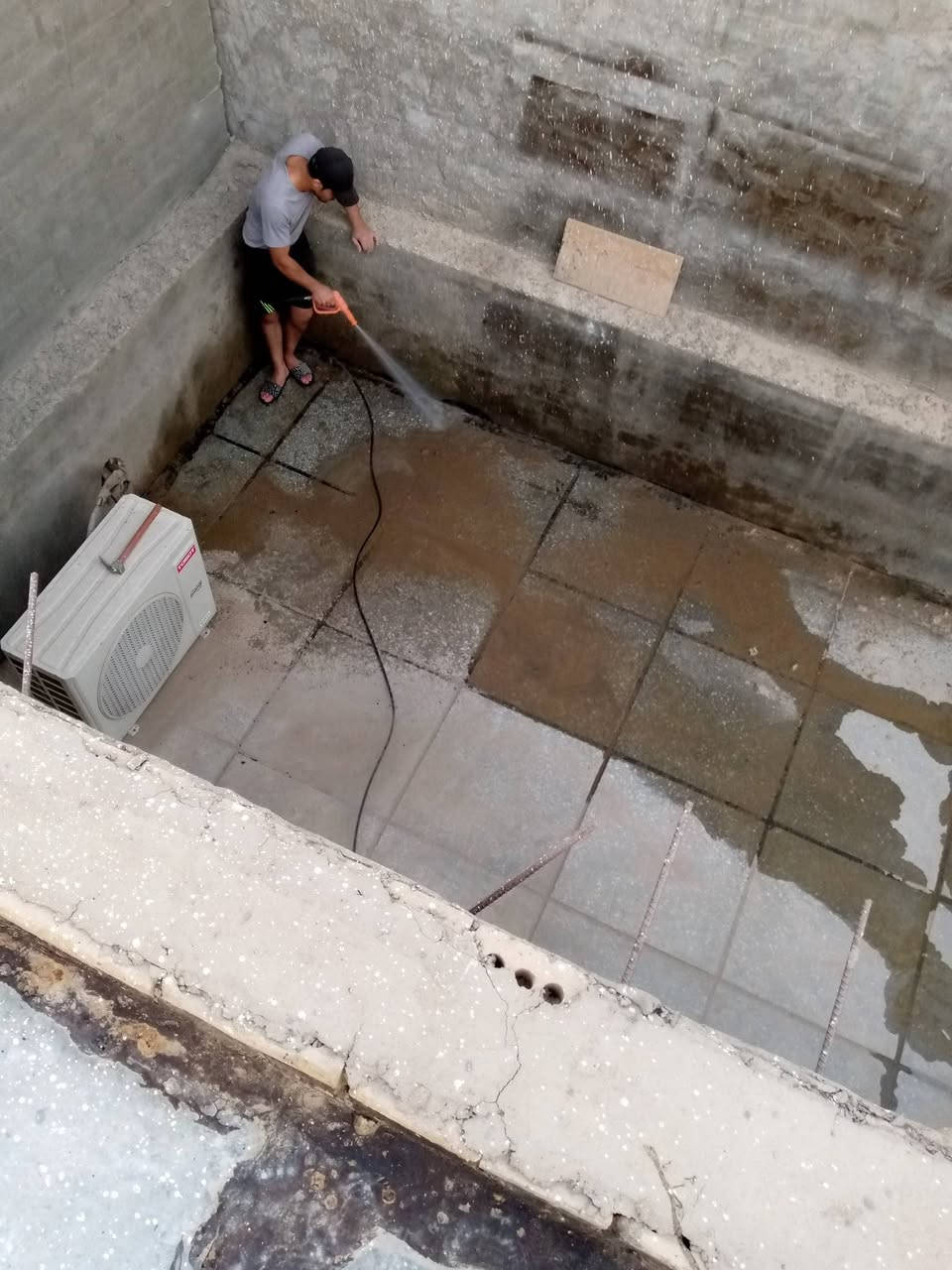 سلام عليكم خلفه ماستك وأعاده ماستك القديم تزفيت السطوح تنضيف اسعار مناسبه بغداد فقط رقمي بي وات ساب للتواصل ***********
