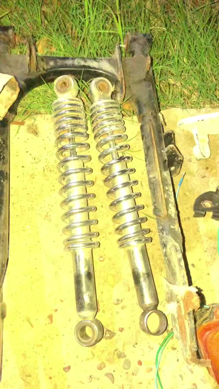 سلام عليكم غراض دراجه نضيفات بس مخليهن بل مخزن ممرودات تراب سعر مناسب
واتساب ***********
