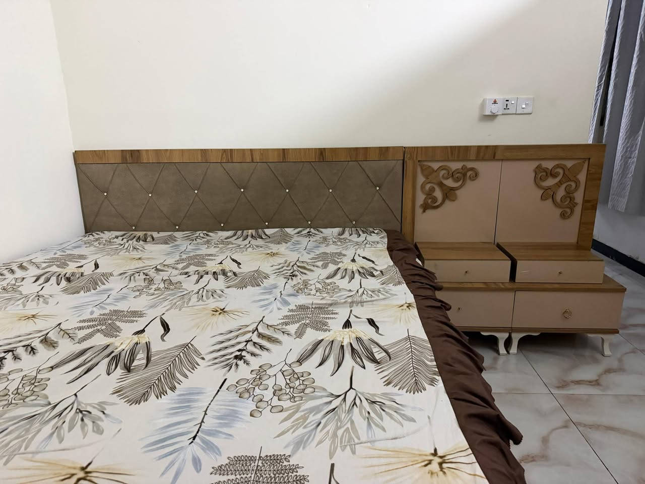 غرفه نوم تركي ست قطع
مستعمله ست اشهر 
كنتور مترين وعشرين 
بيبان سلايد 
سرير مخزن 
السعر 400
تواصل خاص 
ابتسامة نقية 🦋🦋🦋


**إذا كنت صاحب هذا الإعلان وتريد حذفه لأي سبب، رجاءا أرسل رسالة إلى الدعم الفني**