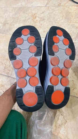 السلام عليكم 
حذاء سكيچرز طبي مريحه
جديده غير مستخدمه 
قياس 43
سعرها 25 ألف 
عنواني بغداد بلديات 
متوفر توصيل بغداد و محافضات 
رقمي *********** بغداد
