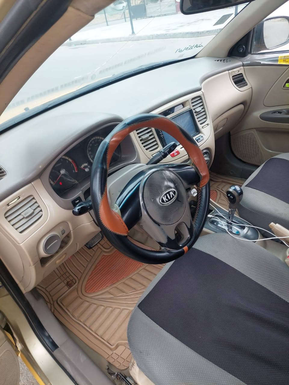 سلام عليكم كيه ريو مديل 2012خليجه مكينه 1600بيهاا فقط بنيد مبدل مكان السياره بغداد السعر 87وبيهاا مجال ***********
