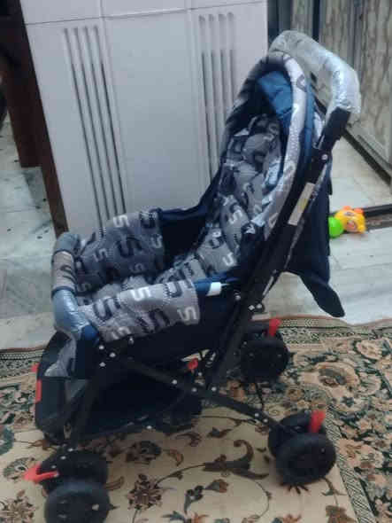 عربانه البيع نضيفه سعر 40 وبيها مجال خت جديده مكاني كربلاء حي العامل ***********
