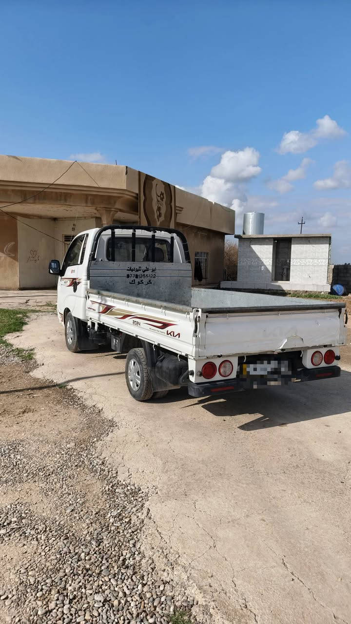 سلام عليكم كيه حمل موديل 2024 سياره بعده جديده ماشيه 39 حقيقي تايرات جدد مالت الشركه بعده بيه  رقم كركوك انگليزي .. السعر 167 وبيه مجال  .... الاستفسار اتصل ***********
