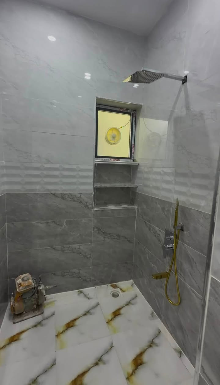 حي معلمين طريق بغداد خلف زيزفون 
بيتين ١٥٠م واجهة ٧.٥متر
طابو صرف 
عرض الفرع ٨متر 
.
لمعرفة السعر اكتب (تم)
***********
