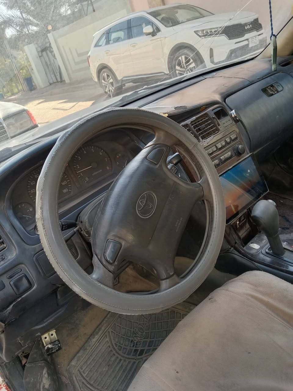 يلا السلام عليكم سياره كريستال للبيع مقفوله من القص والاصوليات السياره مال جناي مكلف بالنشر رحم الله والديكم السياره مقفوله حتى من التاير السعر 48 *********** اتصل بخير وتدلل
