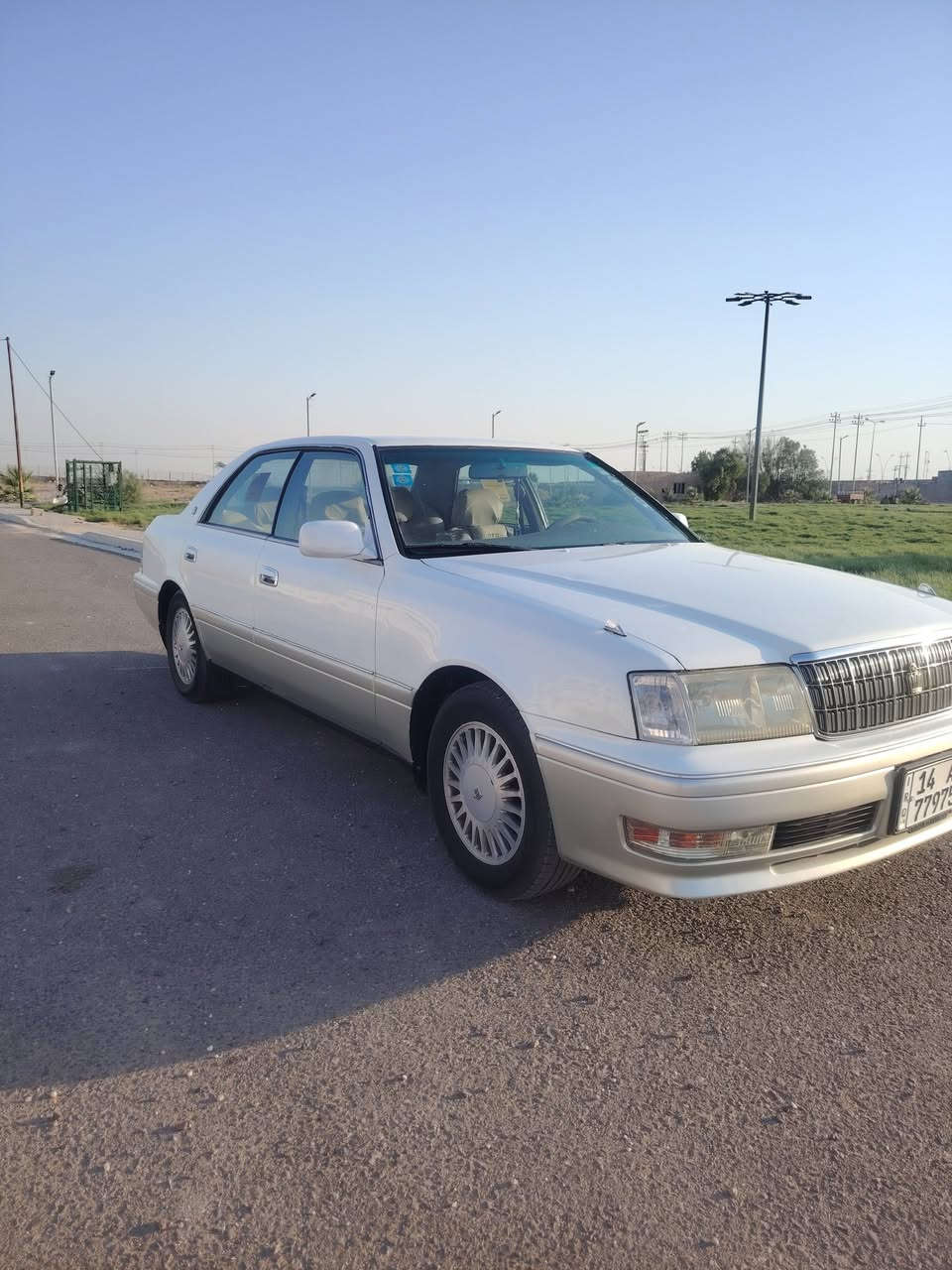 سياره راس الثور فلات مديل1997مكفوله من الكص والنقل والضربه مكفوله كفاله عامه بسمي تحويل ثاني يوم سياره حداده تبريد مكينه كير كله جديد اني مكلف بنشر رقم صاحب السياره *********** لتواصل

