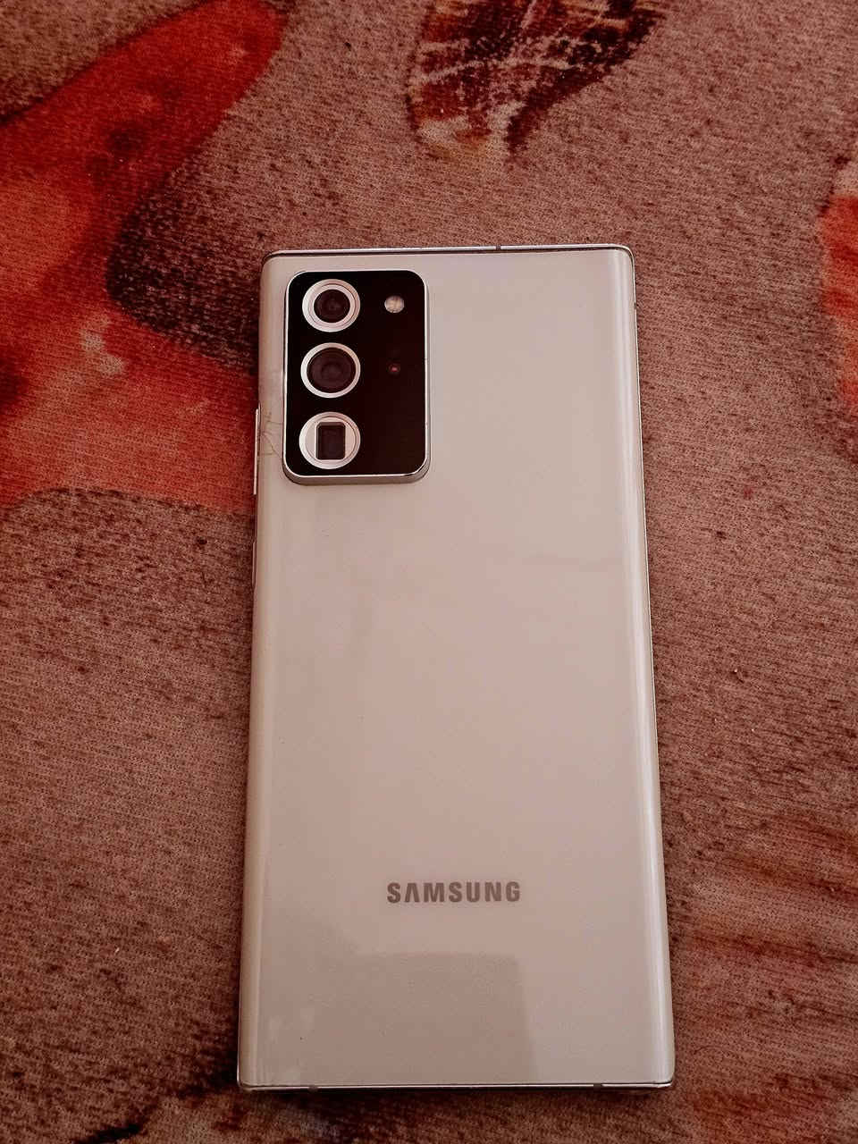 سامسونج 20الترا الذاكرة ١٢٨ رام ١٢ جهاز مكفول من تصليح مراوس وللبيع ***********
