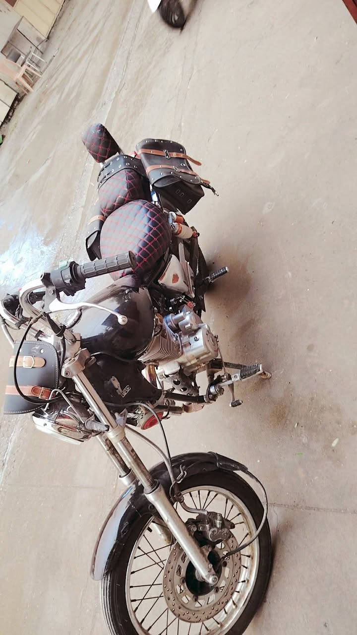 سلام عليكم 
للبيع دراجه هارلي 
محرك محمور محركها صفر بعد 
بدون رقم 
دراجه كلها شغال كهربائيات كلها شغال 
دراجه بدون اي عيب 
سعر مليون او نص بيها مجال 
اخوان الشراي خابر صاحب الدراجه مكانها كركوك هذا رقم صاحب الدراجه 
***********
تحياتي للجميع
