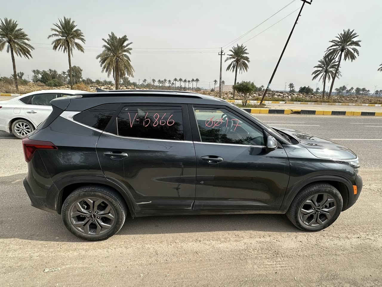 كيا سيلتوز KIA SELTOS 2024 فئة S
🟢 وارد أمريكي حادثها فقط جاملغ خلفي بسيط كما موضح في الصور دخول جديد 

🔴 السيارة جاهزة من كلشي عدا الترقيم 🔴

🟢 الإيرباكات سليمة 100% ✔️

🟢 رقم فحص مؤقت تكدر اي رقم اترقمها

🟢 محرك 2000 DOSH دفع رباعي

🟢 ماشية 26 الف كيلومتر

      المواصفات:

 ✅ بصمة + تشغيل عن بعد

 ✅ لايت زينون + LED نهاري

 ✅ هيتر كشنات

 ✅ رادار محيطي ( أمامي و جانبي و خلفي )

 ✅ رادار نقاط عمياء 

 ✅ تدعم كار بلي

 ✅ إطفاء تلقائي في حالة عدم الحركة لتوفير الوقود

 ✅ إشارات بالمرايا

✅ تحديد مسار + قيادة ذاتية

✅ قفل سرعة

✅ تحكم ستيرن

✅ نظام منحدرات

✅ نظام مكابح تلقائي للطوارئ

✅ نظام مانع انزلاق متطور 

✅ شاشة + كاميرا دوارة

✅ شاشة أعطال

✅ 3 أنظمة قيادة ( العادي، سبورت ، سمارت)

✅ تبريد و تدفئة امامي و خلفي

⸻ ⸻ ⸻ ⸻ ⸻ ⸻ ⸻ 

💰 السعر: 175 ورقة

📞 للاستفسار: 

 اتصال او واتساب 

***********
