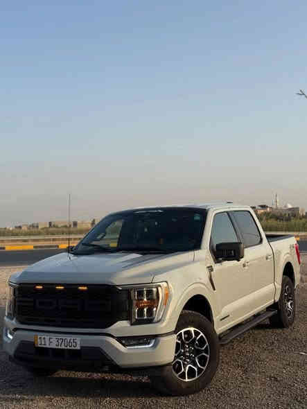 بسم اللّه ما شاء الله 
اللهم صلِ على نبينا محمد وآل محمد 
للبيع 
فورد F150  2023 هايبرد xlt مواصفات فول عدا البنوراما 
  اللون سمنتي 
 فوريل 4*4 و7 وضعيات قيادة 
السيارة اصدار مميز 
ماشيه 24الف ميل فقط   
حساسات  خلفية
رادار 360درجه
كامرة 360 درجة
باب بدي فتح عل البصمة و الإغلاق عل البصمة كهربائي بالكامل 
لايت  4
شاشات  حجم كبير مال فول مواصفات 
قيادة ذاتيه و تحديد مسار واتو ستوب توقف ذاتي
داخل جلد اسود 
  بصمة و تشغيل عن بعد 
شباك محدث رابتر
انارة داخلية لد متغير 
كير طرح كهربائي 
كشنات كهربائي و تدفئه  و غرفة مشتغليها بدبي جلد اصلي 
ستيرن كهربائي و تدفئه 
مري  كهربائي و اشاره  
بصمات دخول ابواب و رمز سري
انارة محيطية 360 درجة 
منافذ كهرباء 220 فولت و كذلك 110 فولت بكل مكان بالسيارة  3 منفذ بالبدي طلب خاص 
وضعيات القيادة اكثر من 7 انظمة ( جبلي و صحراوي و اقتصادي و طبيعي و سبورت و سلس و صخري و ممطر الخ...)
محرك 3500 تون تيربو كير 10 نمر ، 4 ويل درايف 

*السيارة داخلة سيرفس كامل يم البطل  Mustafa Al Mashhadani

حادثها فقط حافة البنيد صبغ و جاملغ بارد  كفالة عامة 
صور الحادث راسلني واتساب للتفاصيل اتصال او واتس اب 
السعر 337 وقابل للتفاوض 
 ***********
