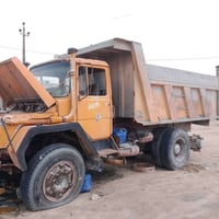 سياره للبيع نقص تايرات مكينه تنقص وتبخر كير فلر مجموعه طيره كوم حديد ا...