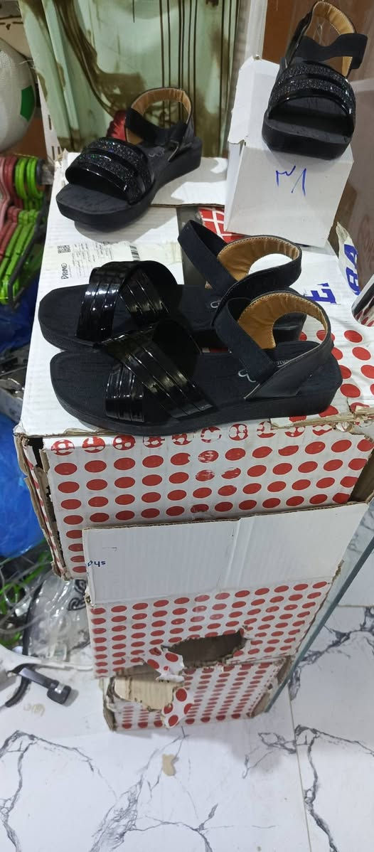 جركز أو صندل نسائي اللون اسود فقط السعر ٦٠٠٠ يتوفر في مجمع الذوق الرفيع قظاء الفجر قرب مدرسة الوفاء للبنات مقابل المولد


**إذا كنت صاحب هذا الإعلان وتريد حذفه لأي سبب، رجاءا أرسل رسالة إلى الدعم الفني**