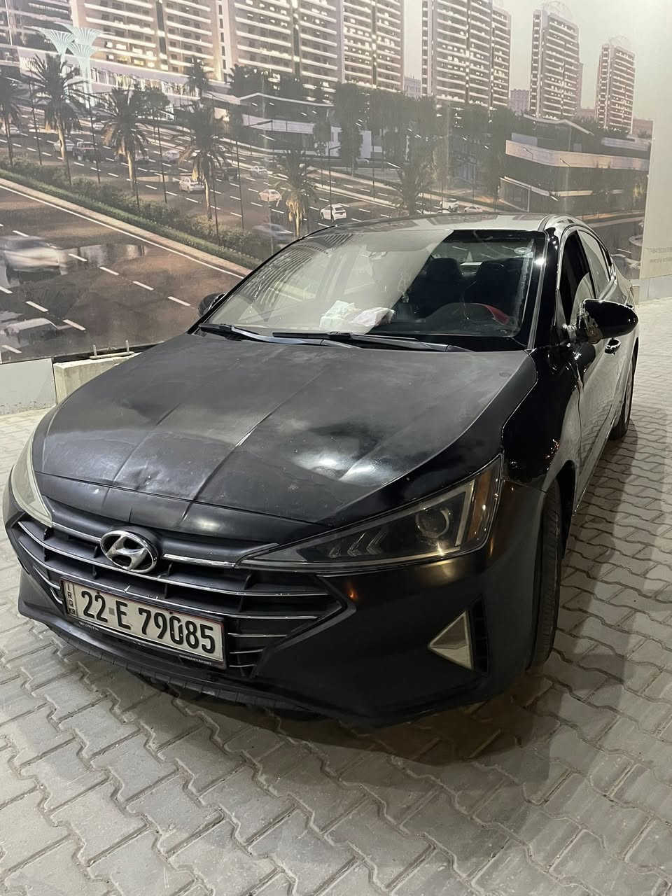 السلام عليكم شباب
النترا موديل 2020 
مواصفات عاديه 
تحديد مسار 
قياده ذاتيه 
مبدل بس بنيد 
الجاملغ بارد 
وهاي الطخه بلباب هنا صارت 
السعر 130$ وبيها مجال 
***********
بغداد-الغزاليه
