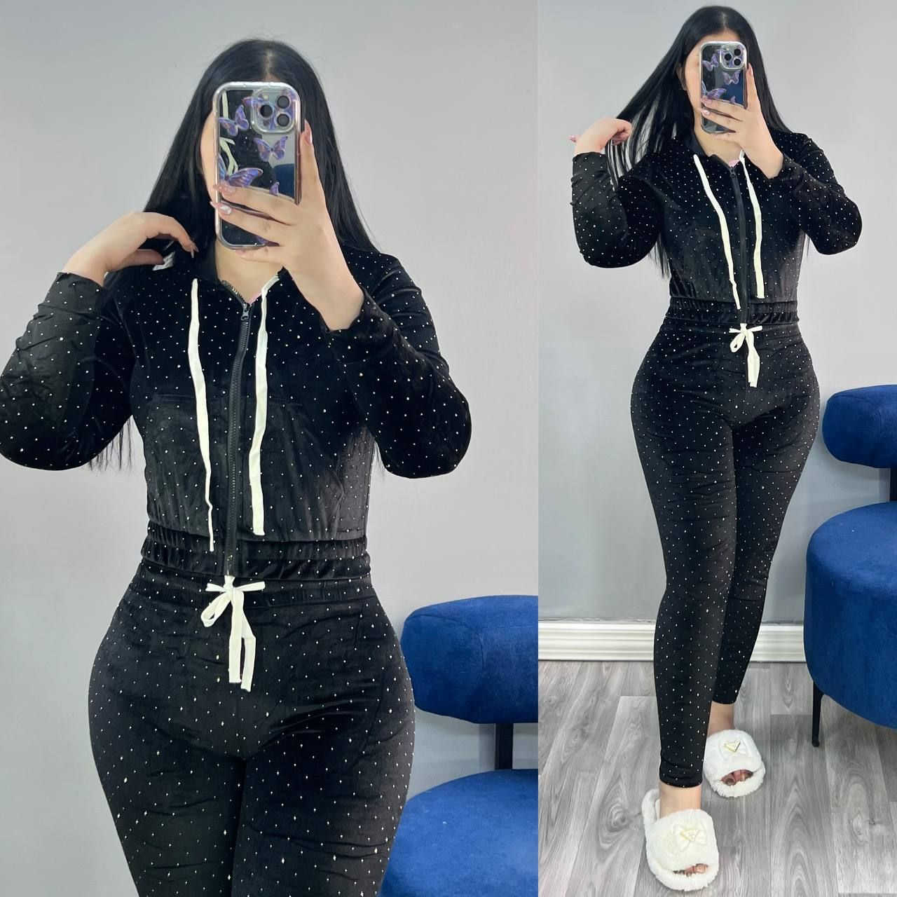 جديد كليآ 
تراك مخمل ستراس طش 
موديل رياضي 
فري سايز يلبس من وزن 50 الى وزن 80
***********
***********
@Am_rayan2021
https://t.me/Stayle963
