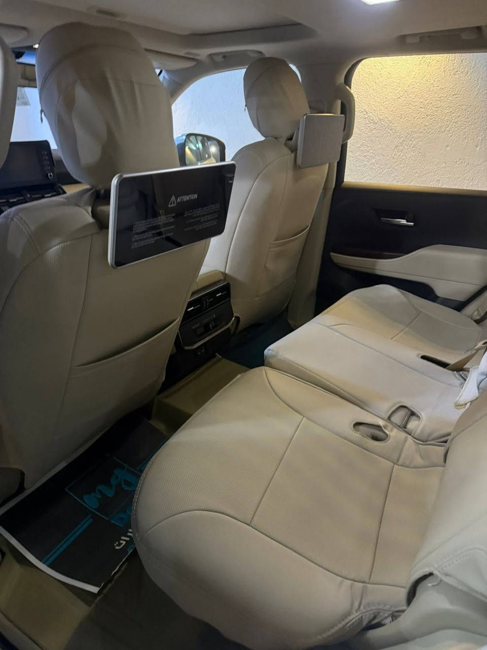 لاندكروز للبيع موديل 22 ساز 
مكفواله مكان كربلاء
وماشيه ٢٦
***********#***********
٦٧وبيها مجال
