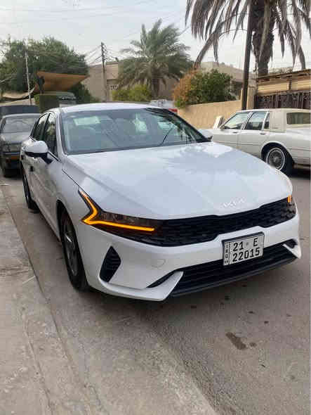 السلام عليكم عندي كي فايف موديل 2023 للبيع سيارة جديدة وارد امريكي رقم سليمانية هستوني مرقمها ع ايدي بيها قطعتين صبغ فقط وبيها لغد معمر اثر الحادث صور الحادث مرفقة بالمنشور ماشية 16 الف فقط مواصفات 
1-بصمة 
2-شاشة جبيرة 
3-كامرة دوارة 
4-اشاير بالمري 
5-تحديد مسار 
6-ويل كب 
7-رادار امامي 
8-رادارات جانبية 
9-اربع وضعيات قيادة 
10-لايتات زنون عالي ناصي 
11-لد امامي 
وبعد بيها مواصفات مكان السيارة بغداد الطوبجي للاستفسار الاتصال *********** رايدها ب 155 وبيها مجال بغداد
