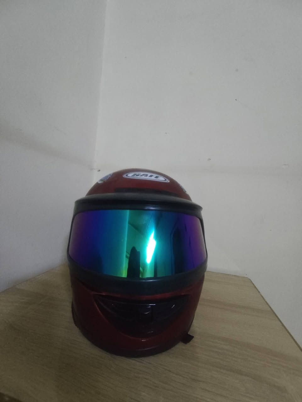 السلام عليكم خوذه مستخدمه يوم واحد بعدها بل جيس رقم الهاتف ***********
