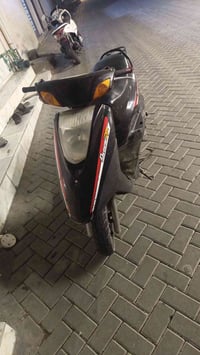 دراجه بريز البيع نقصها باتري وبيها اسكن 07715136779