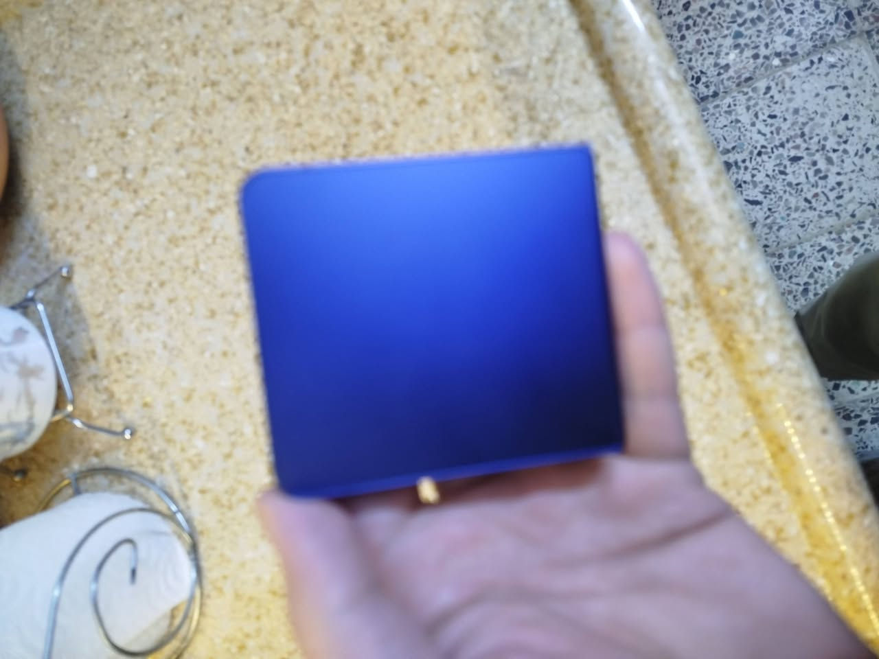 السلام عليكم اخوان سامسونك z flip 7 ذاكره ٥١٢ بس السيم كارت مالته قافل يراد ابو سوفت يسوي بس اني ابيعلك سيم كارت قافل كله شغال والجهاز جديد السعر ٤٥٠ 
***********
